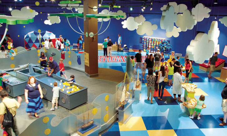 Память о героях, мир детей и фестиваль французского кино 